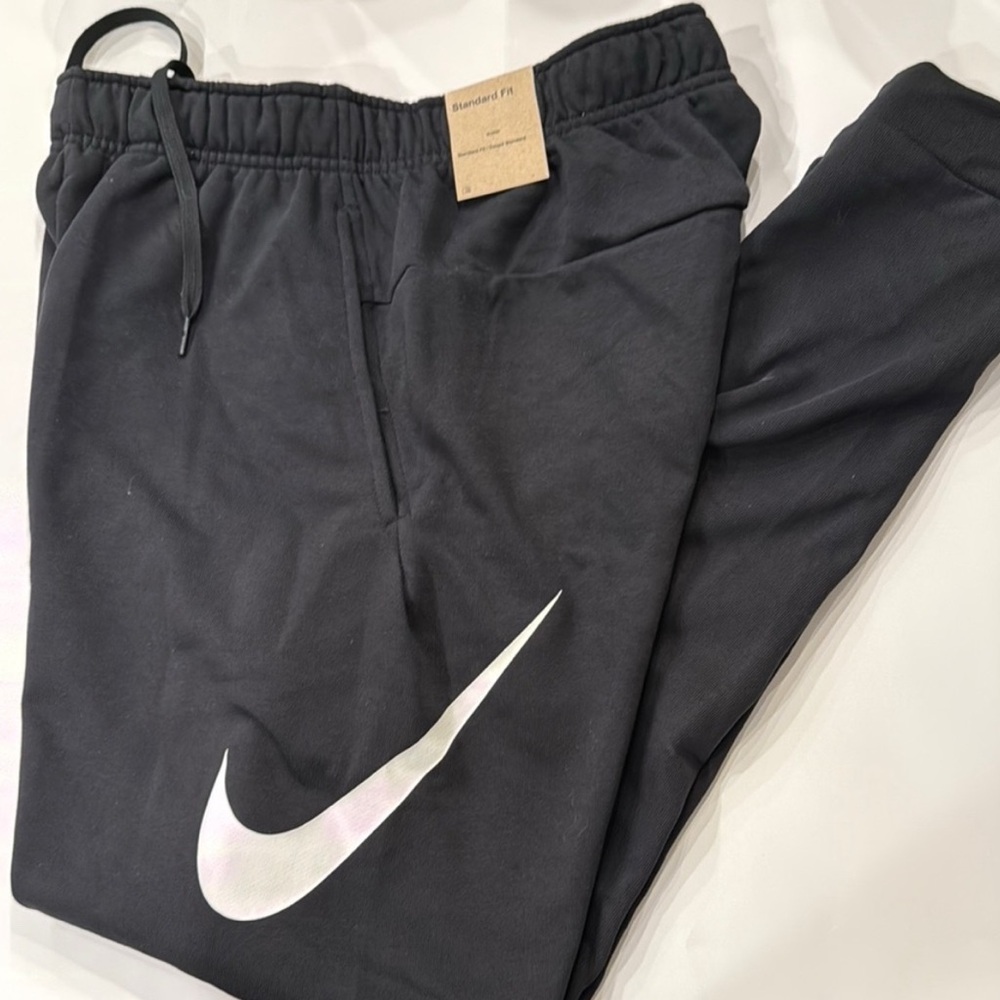 Brand New with tags Men’s Nike Small Tall joggers